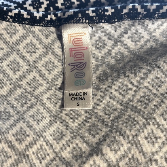 LuLaRoe Black and White Diamond Pattern Top Size Small - Picture 3 of 5